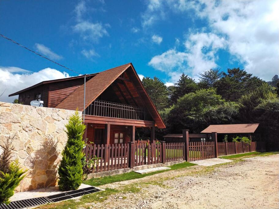 Conecta con la Naturaleza y Confort en Cabaña Villaluxe view 3