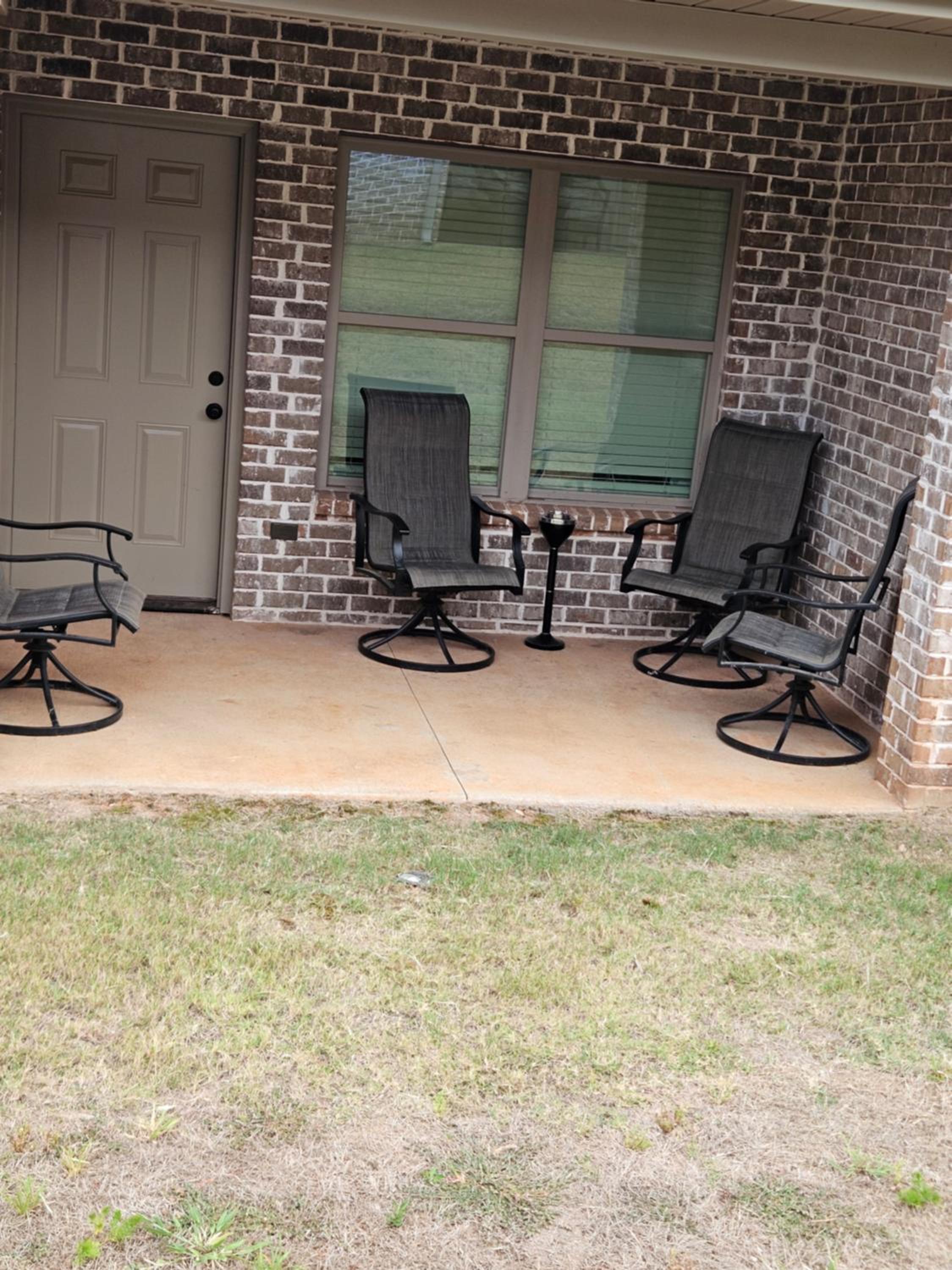 Hotel Madison Cozy Escape Your Perfect Getaway - Image 1