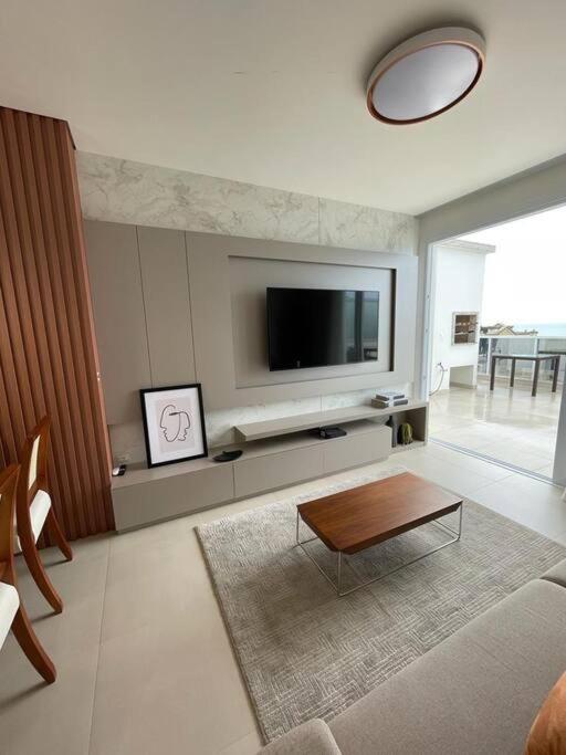 Linda cobertura , vista mar com jacuzzi