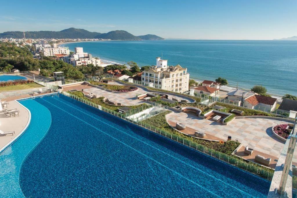 Linda cobertura , vista mar com jacuzzi