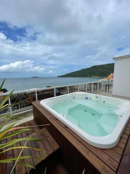 Linda cobertura , vista mar com jacuzzi