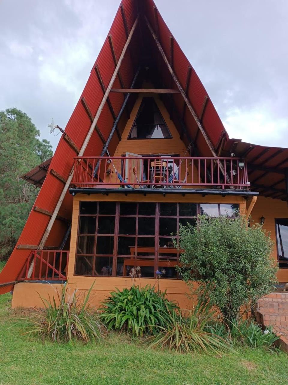 Hotel Chalets Amarelo