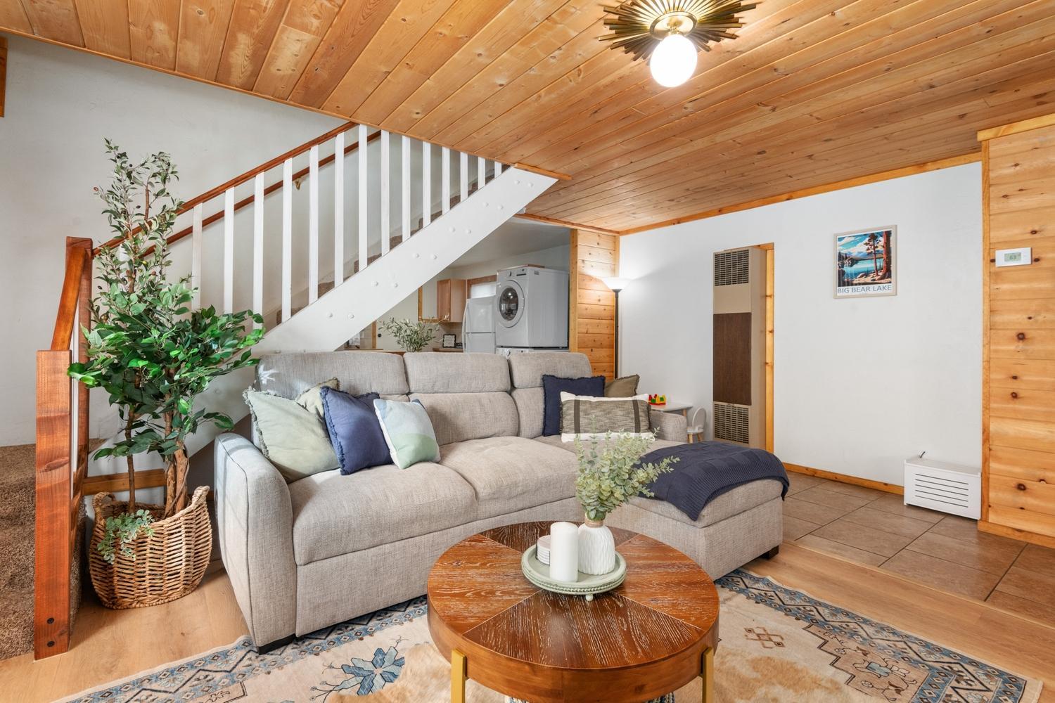 Hillside Hideaway - New remodel, fire pit, bbq view 5