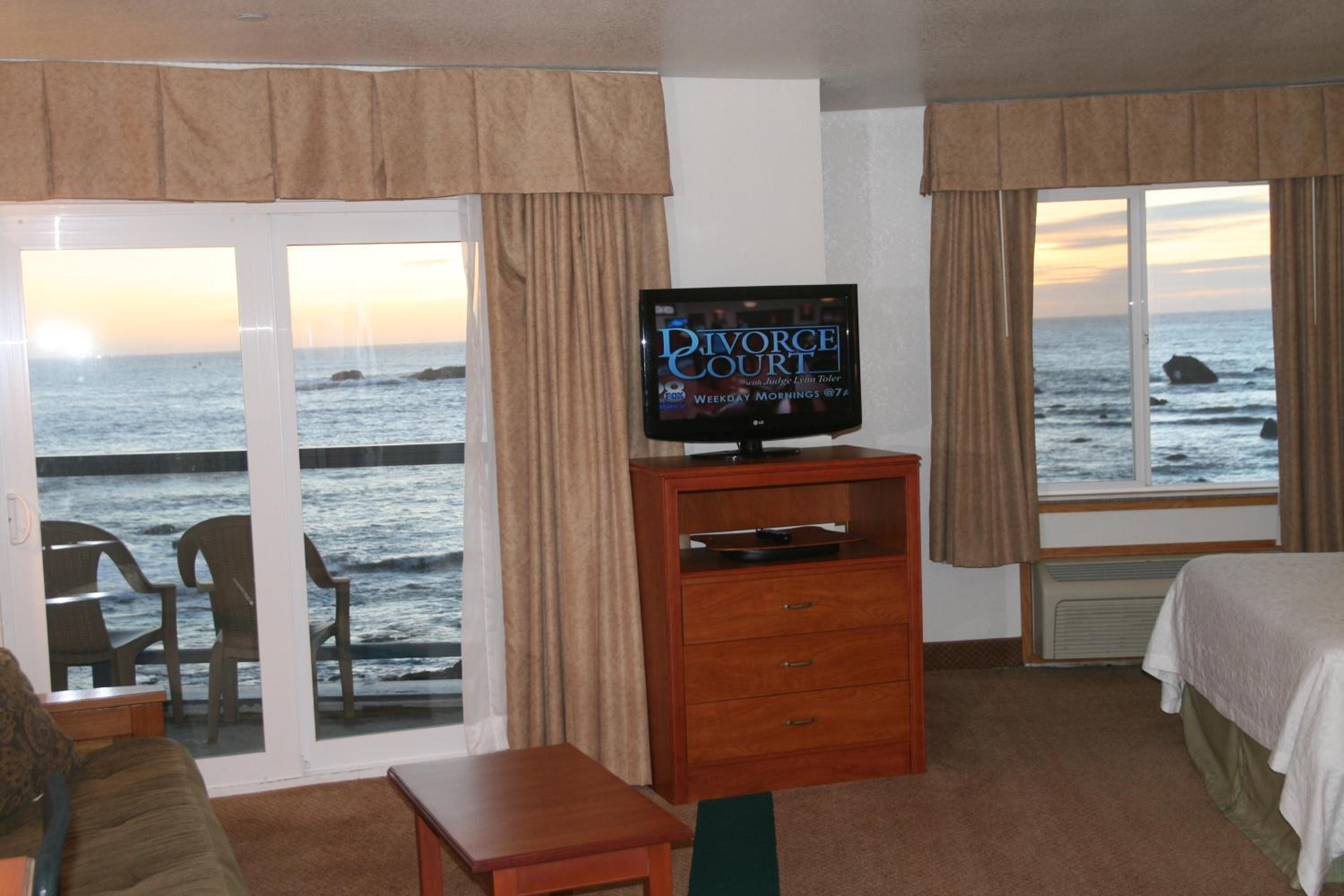 Oceanfront Lodge, photo 14