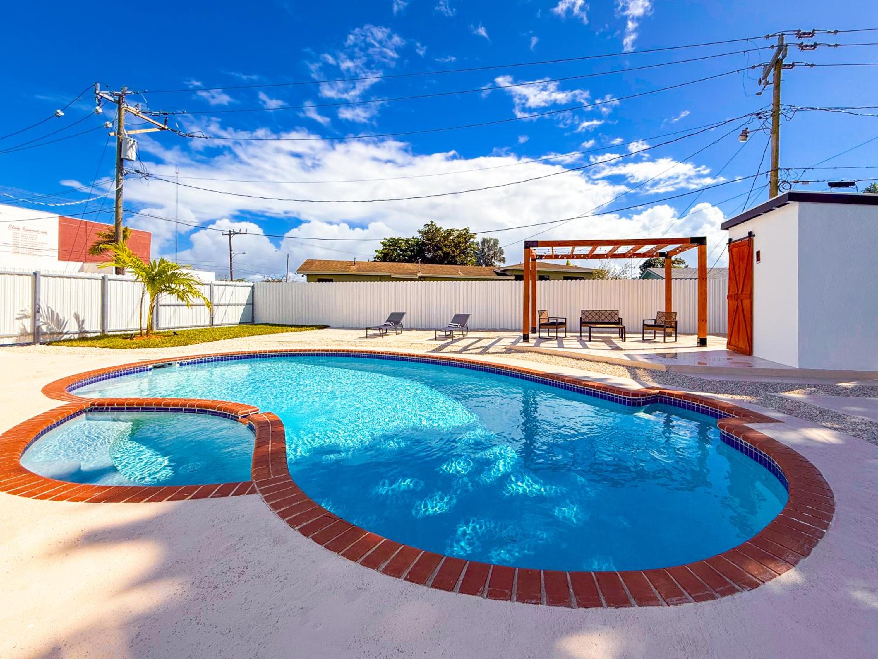 New! Luxury 5br Villaprivate Poolbbqgame Room