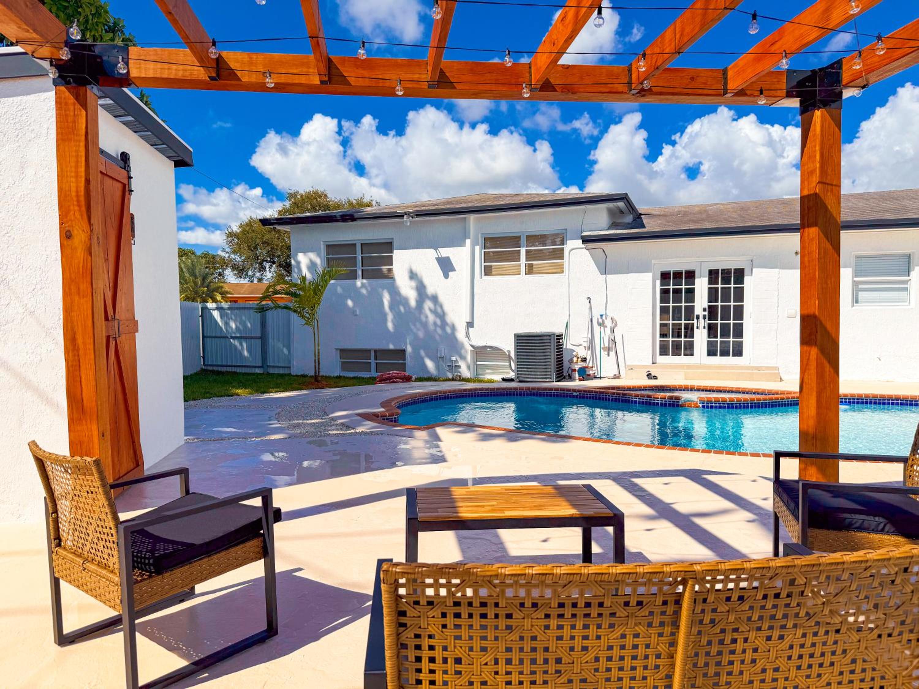 New! Luxury 5br Villaprivate Poolbbqgame Room