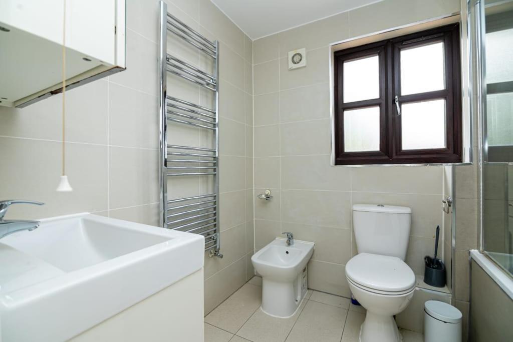 London Single Refurbished Bedroom