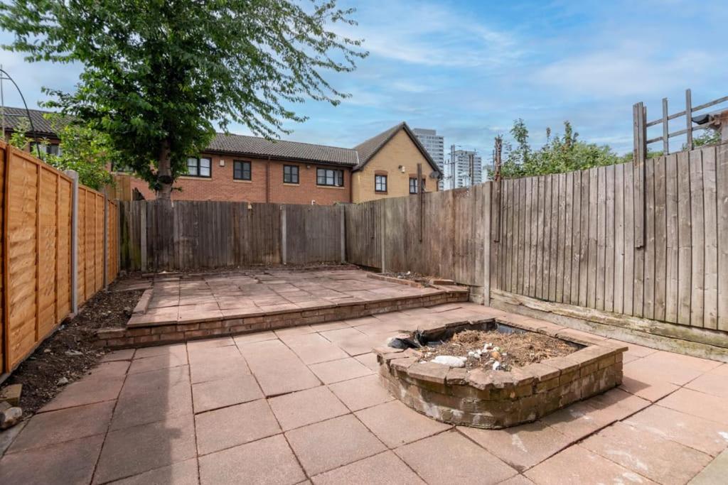 London Single Refurbished Bedroom