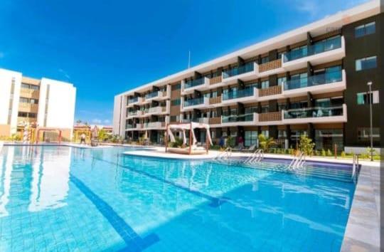 Apt com duas garagens com vista p piscina D002