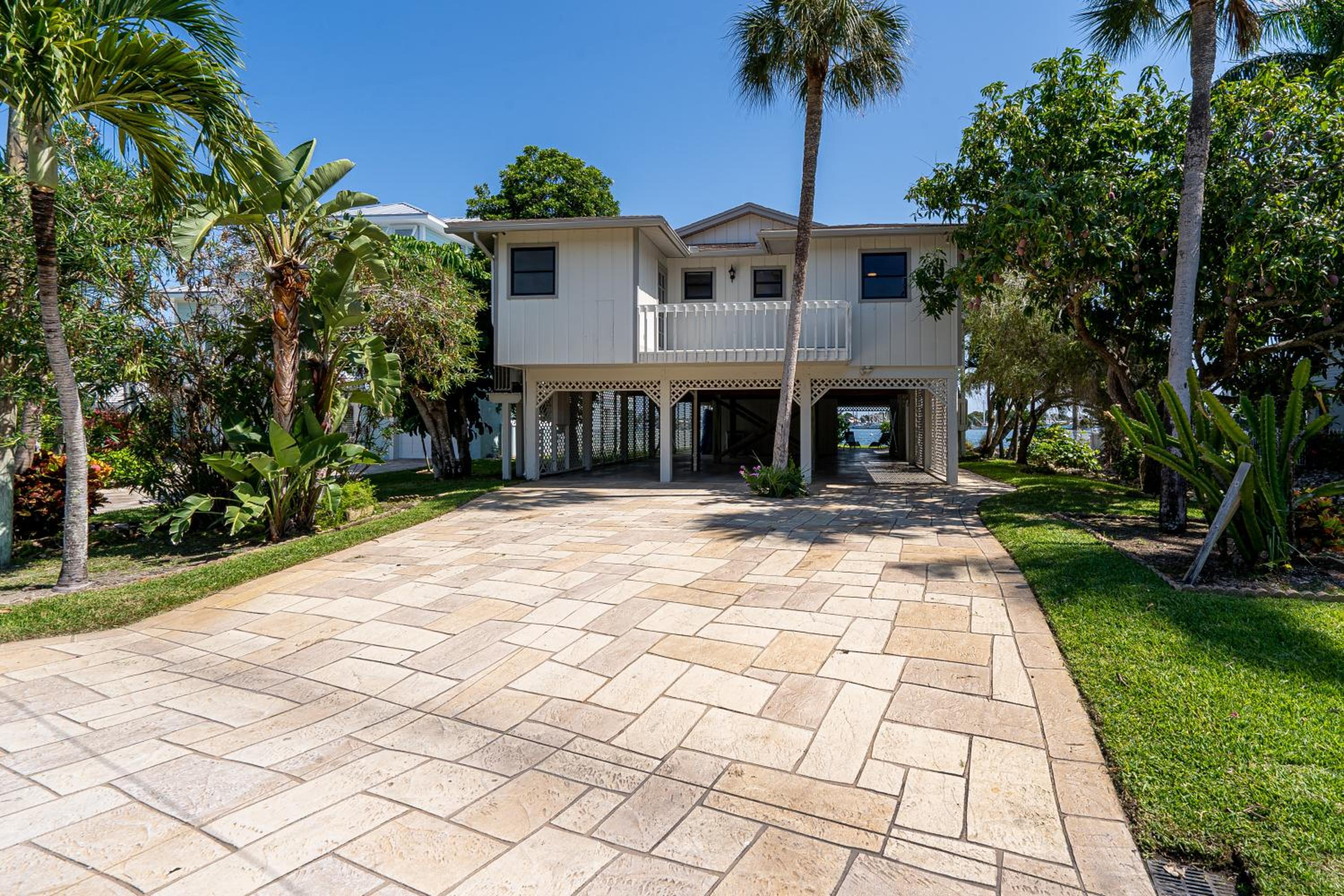180° Bay Views, Newly Remodeled, Walk to Beach view 5