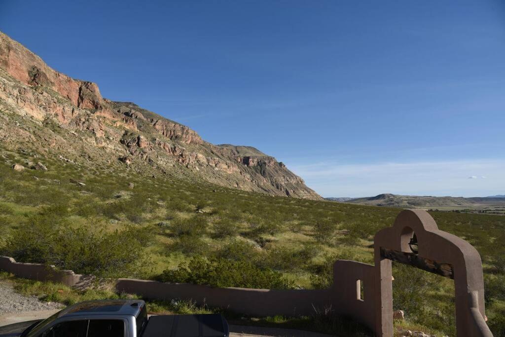 Cliff Dwellers A Spectacular 5 Bedroom Home Just East Of Sand Hollow Reservoir view 5