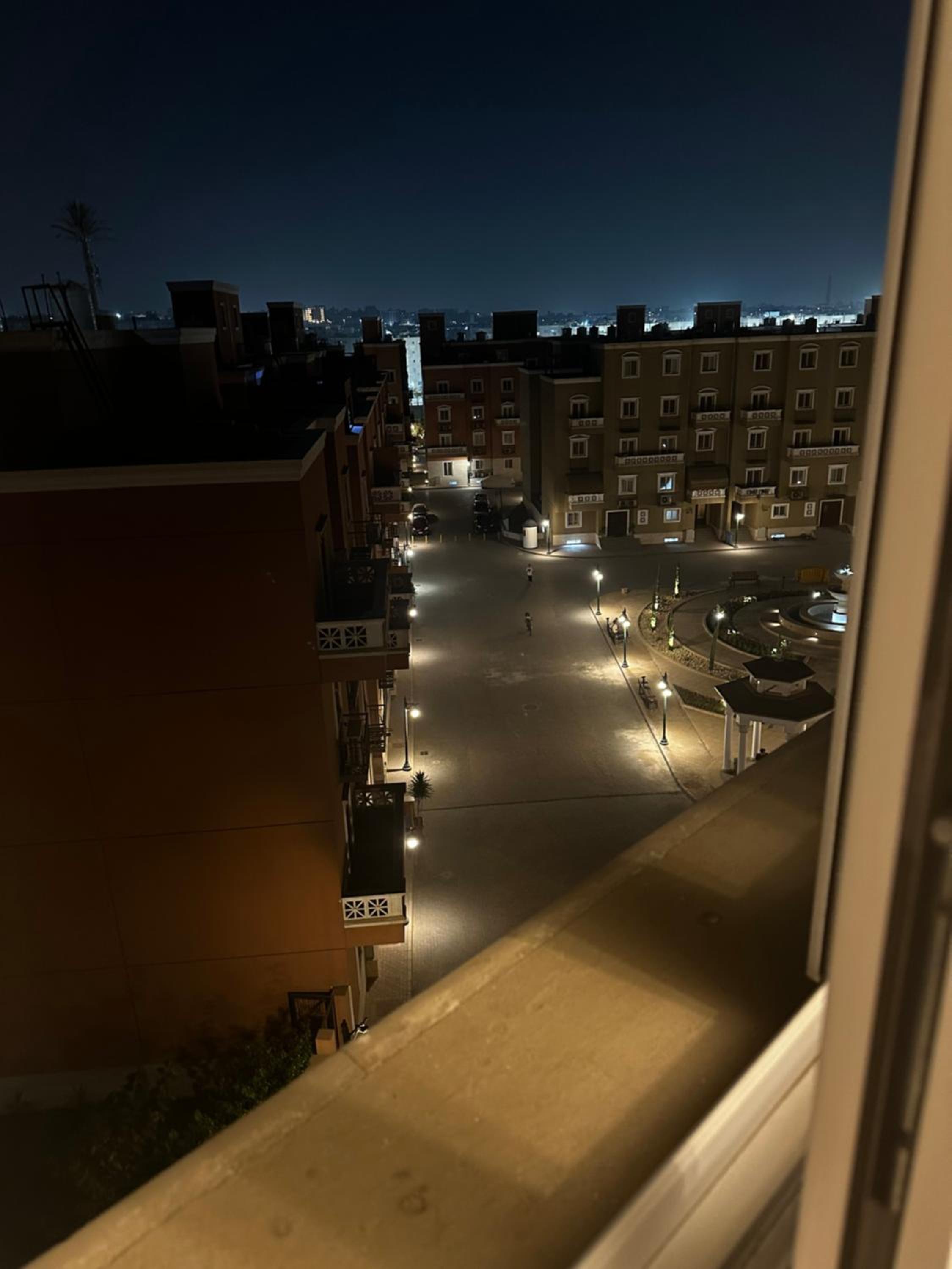 Hotel Apartment art city compound