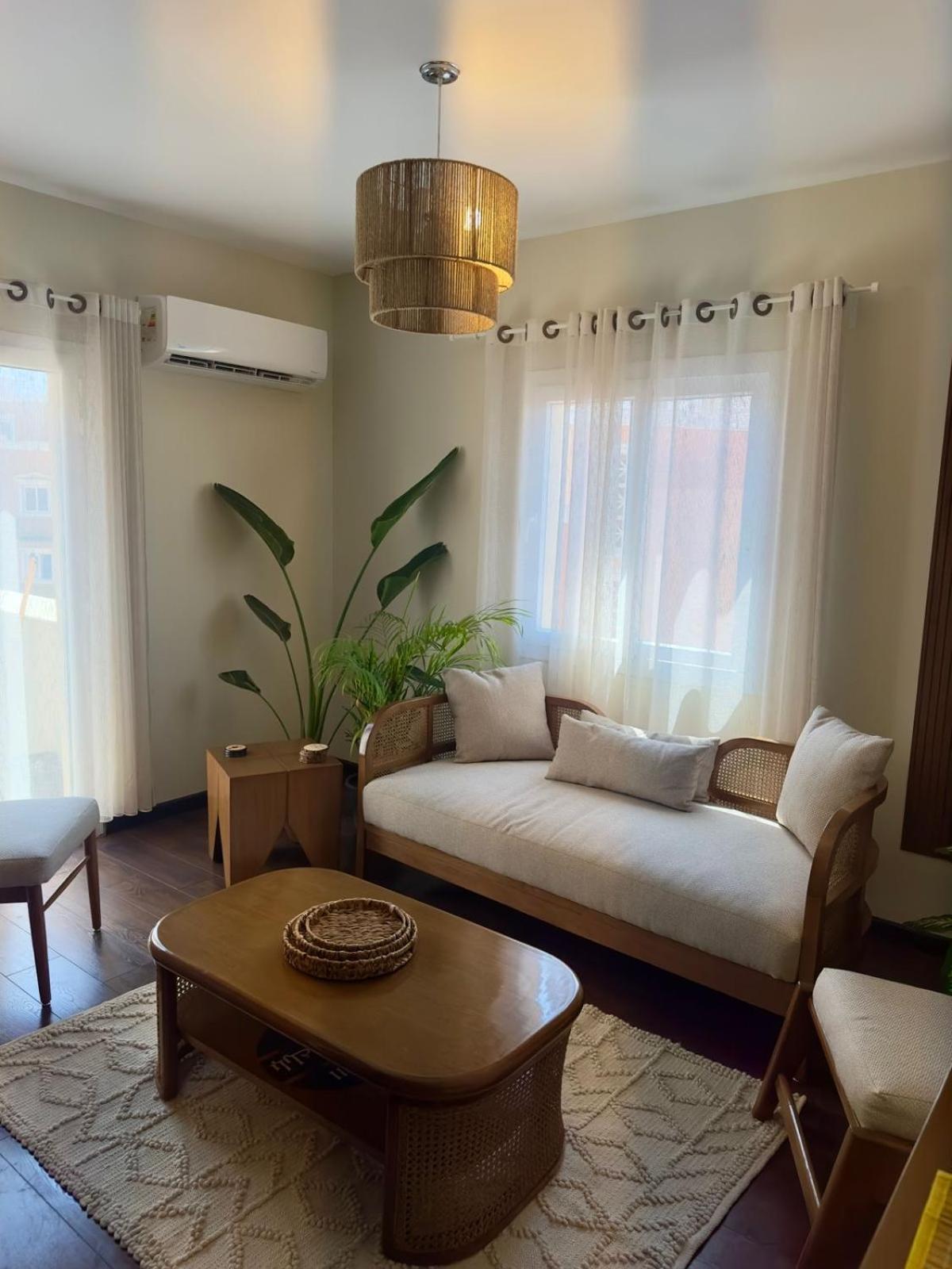 Hotel Apartment art city compound