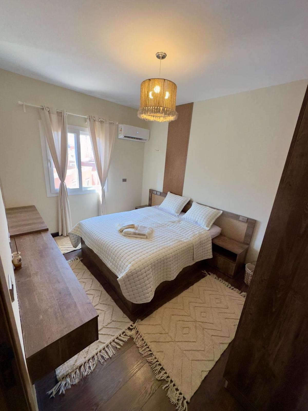 Hotel Apartment art city compound