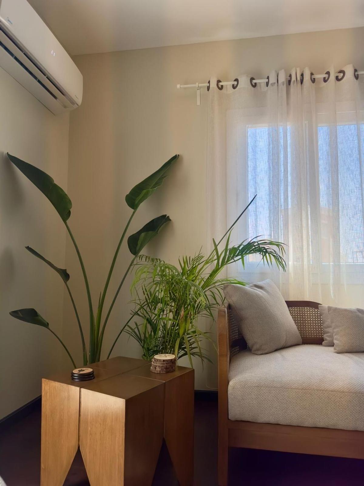 Hotel Apartment art city compound