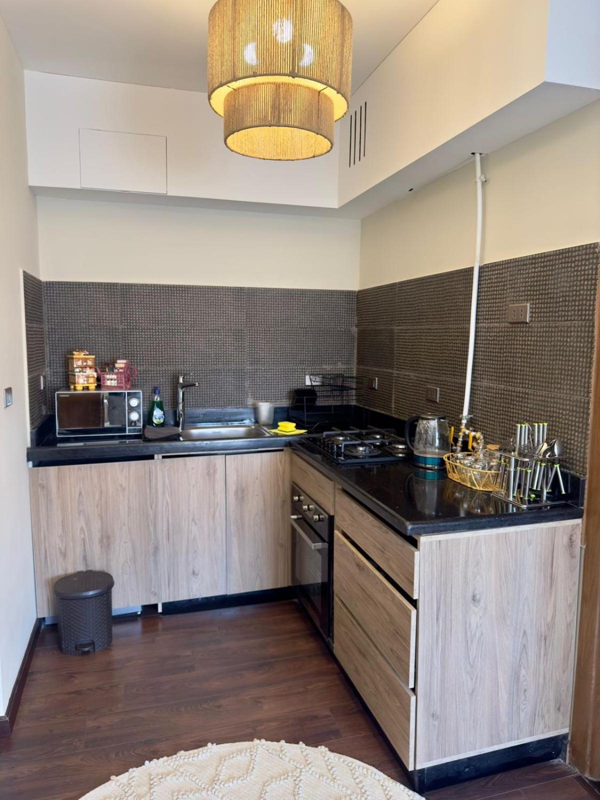 Hotel Apartment art city compound