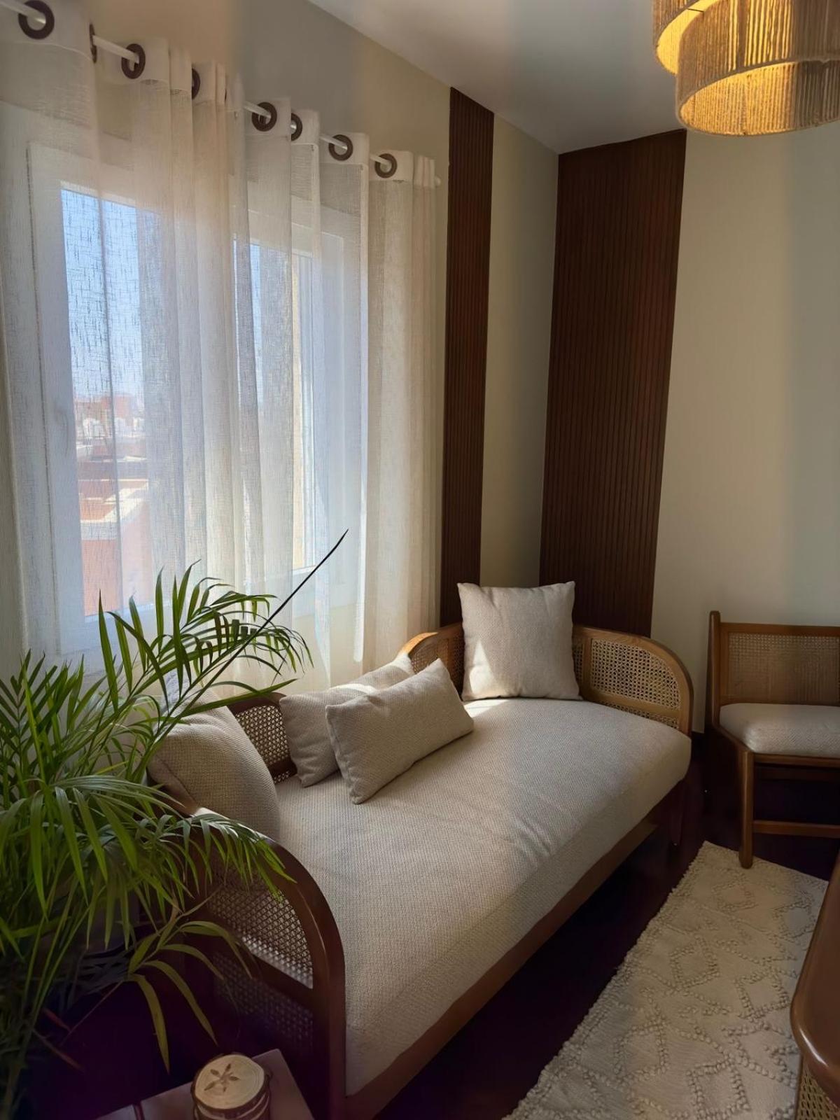 Hotel Apartment art city compound