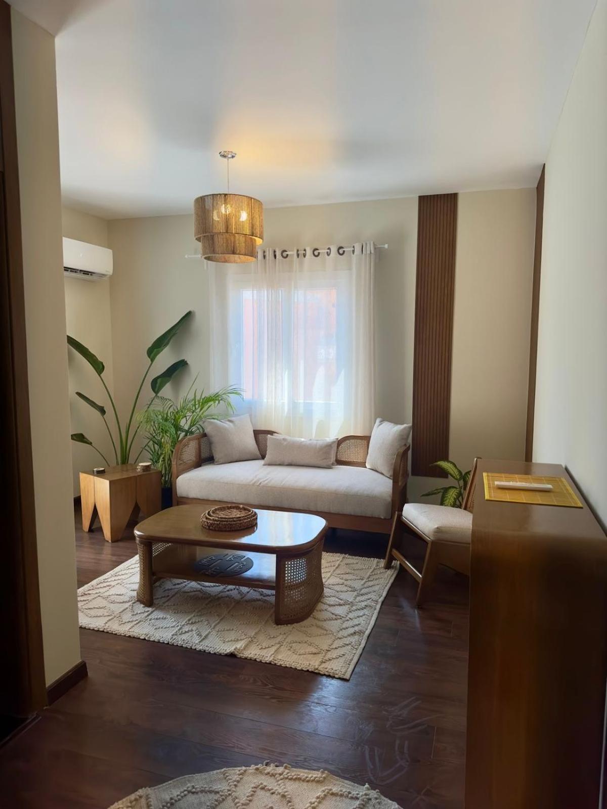 Hotel Apartment art city compound