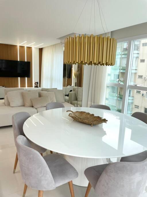 Apê Eleganza · Apê Eleganza | BC | 150m do mar | FG | 4 qtos