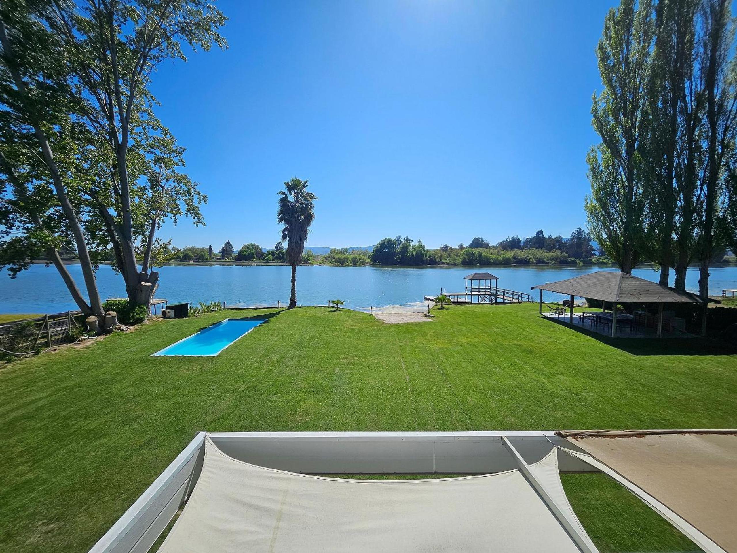 Hermosa y Amplia Casa, en Lago Rapel