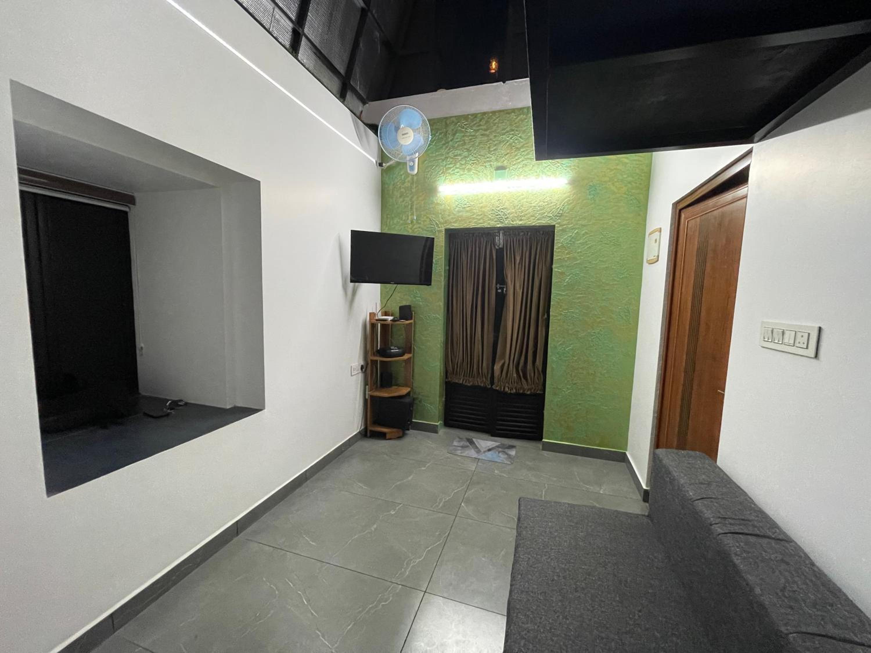 Zerahs Home - 2 Bedroom Villa, Athirappilly view 3