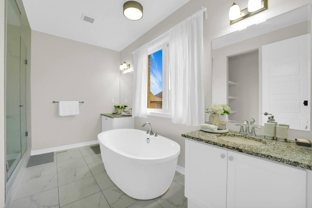Executive Modern & Spacious 4 Bedrooms House
