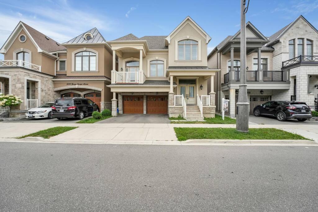 Executive Modern & Spacious 4 Bedrooms House