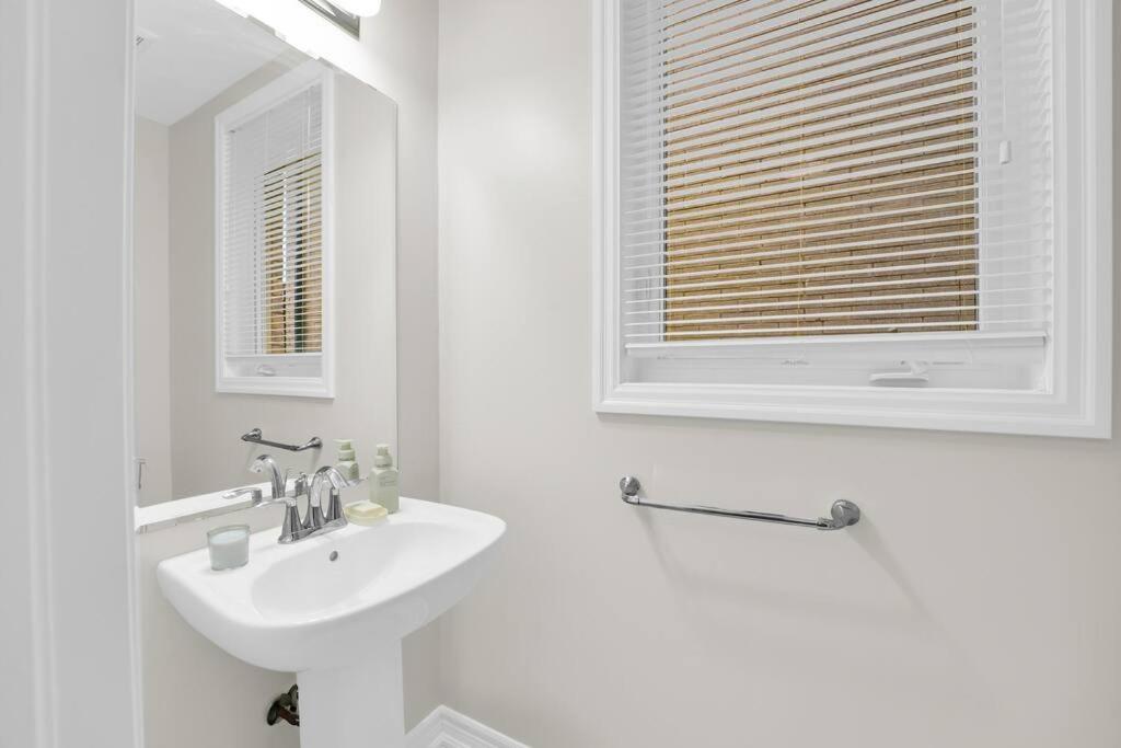 Executive Modern & Spacious 4 Bedrooms House