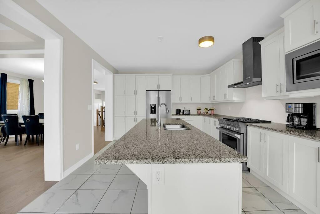 Executive Modern & Spacious 4 Bedrooms House
