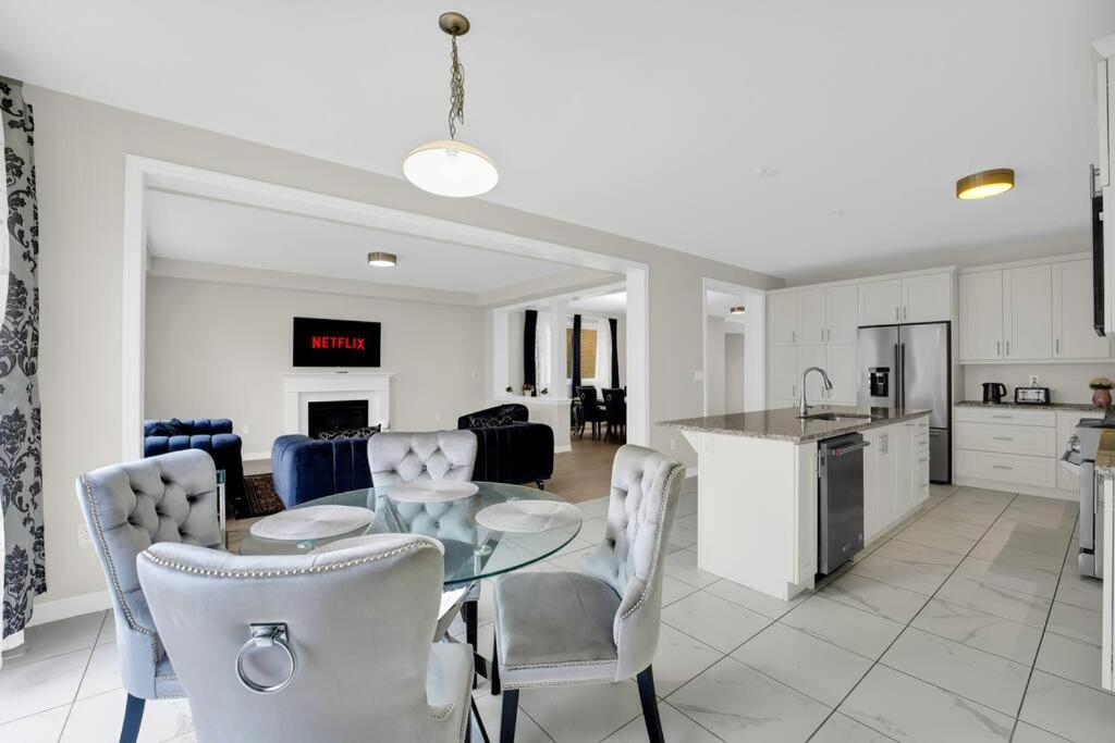 Executive Modern & Spacious 4 Bedrooms House
