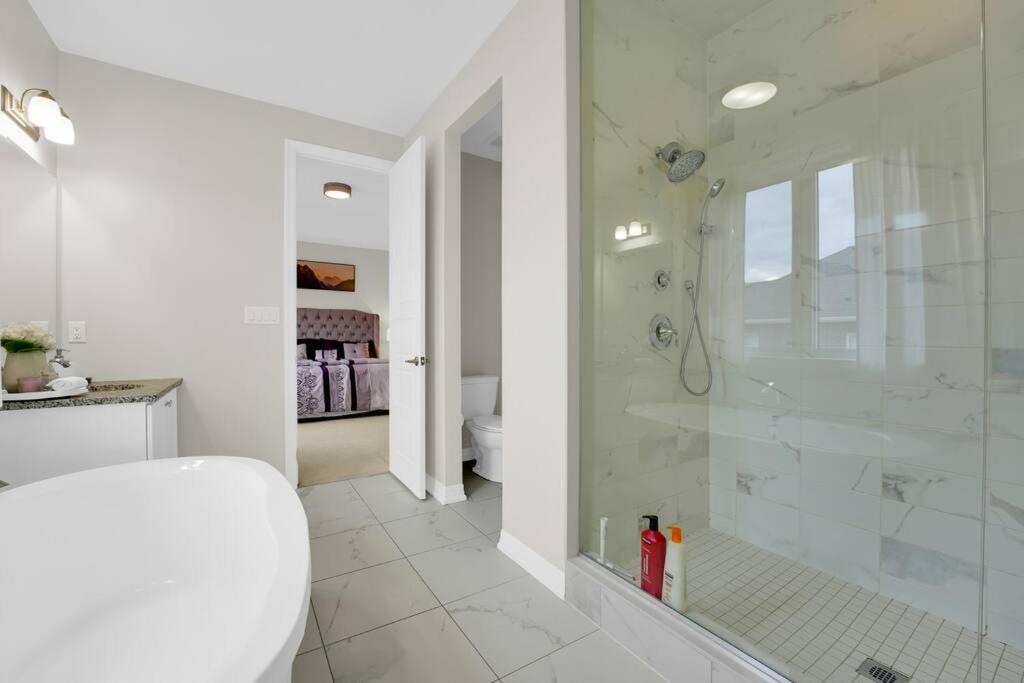 Executive Modern & Spacious 4 Bedrooms House