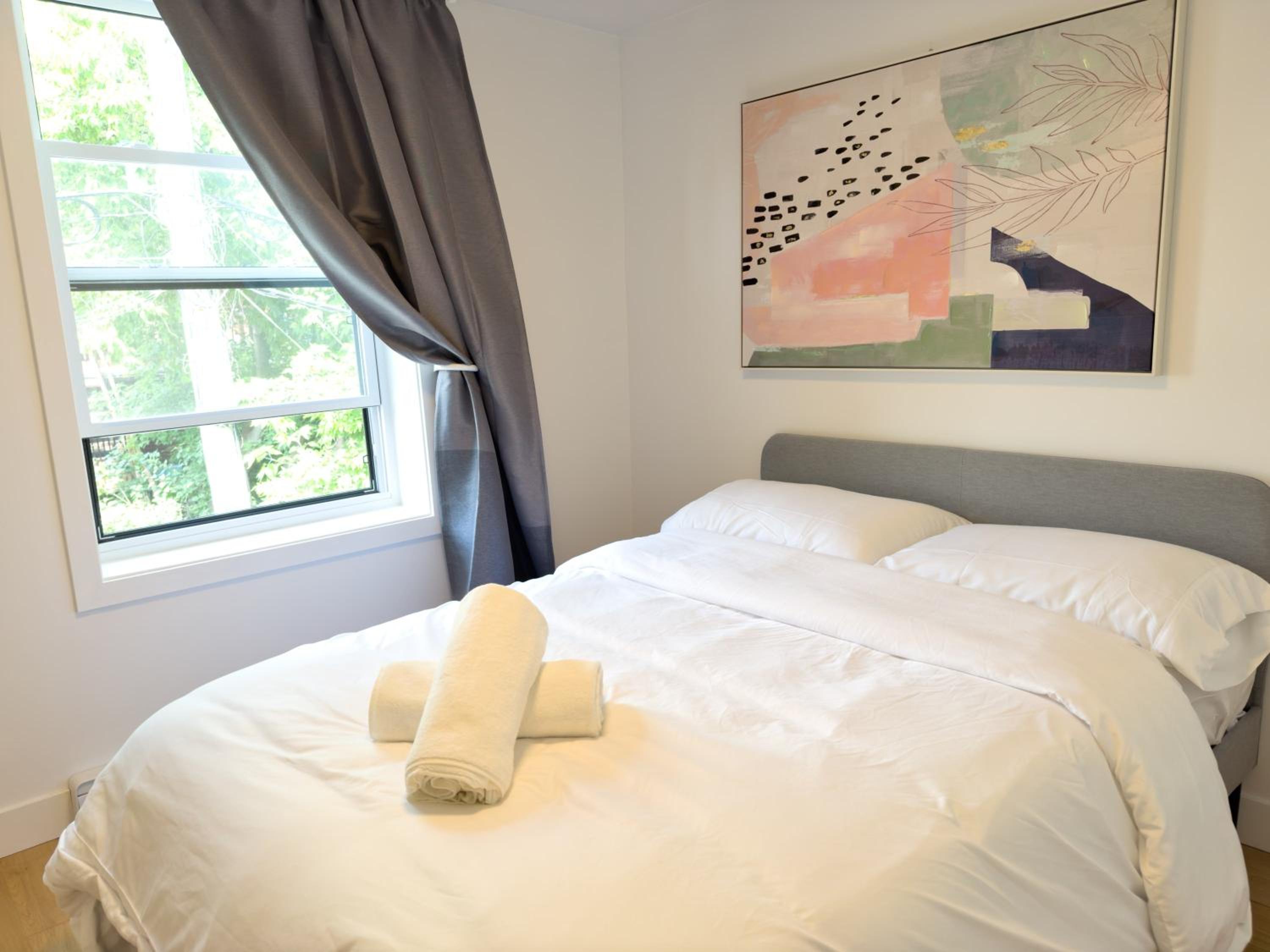 Perfect 3 Bedrooms Downtown 2mins to Metro