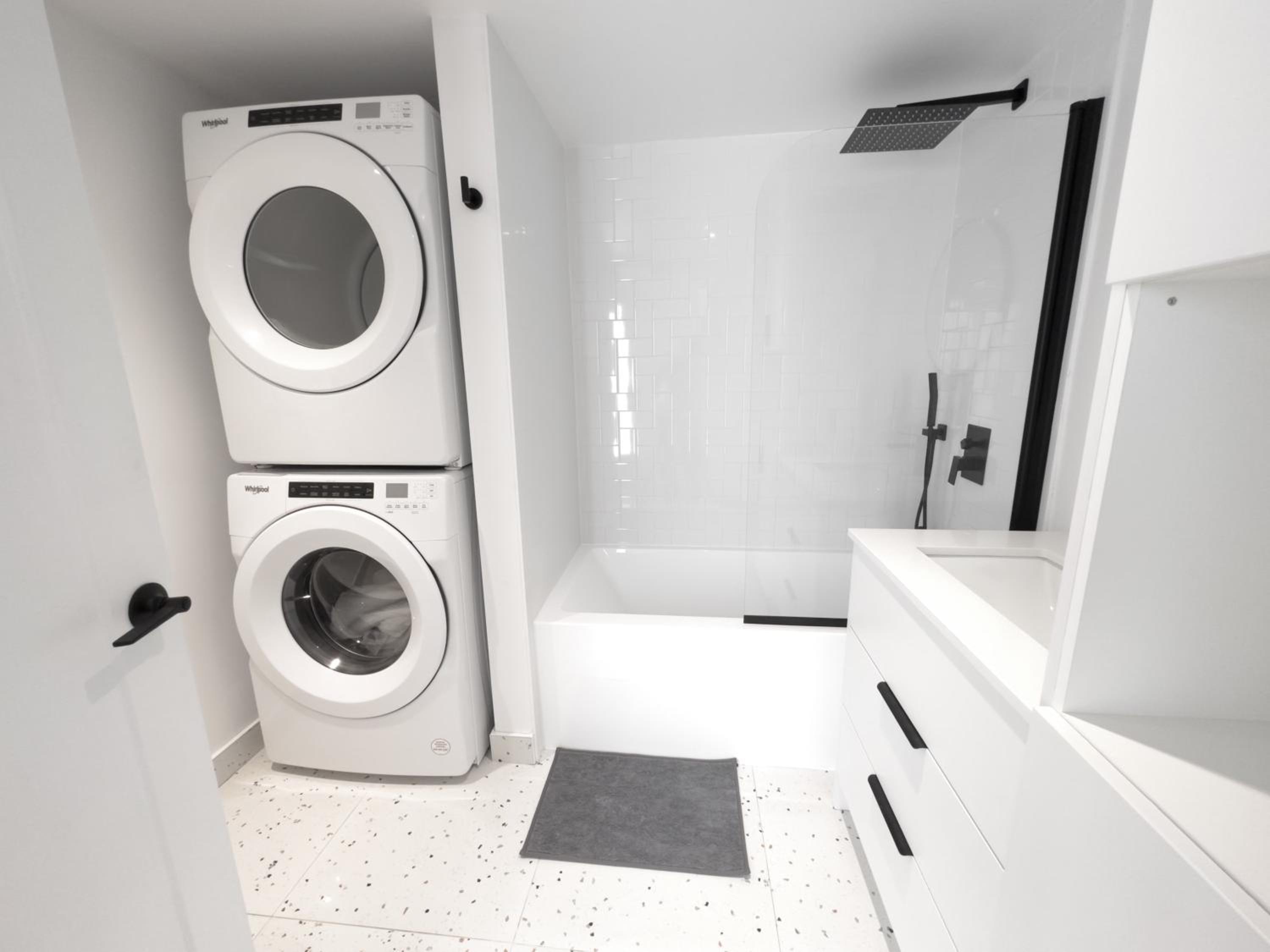 Perfect 3 Bedrooms Downtown 2mins to Metro