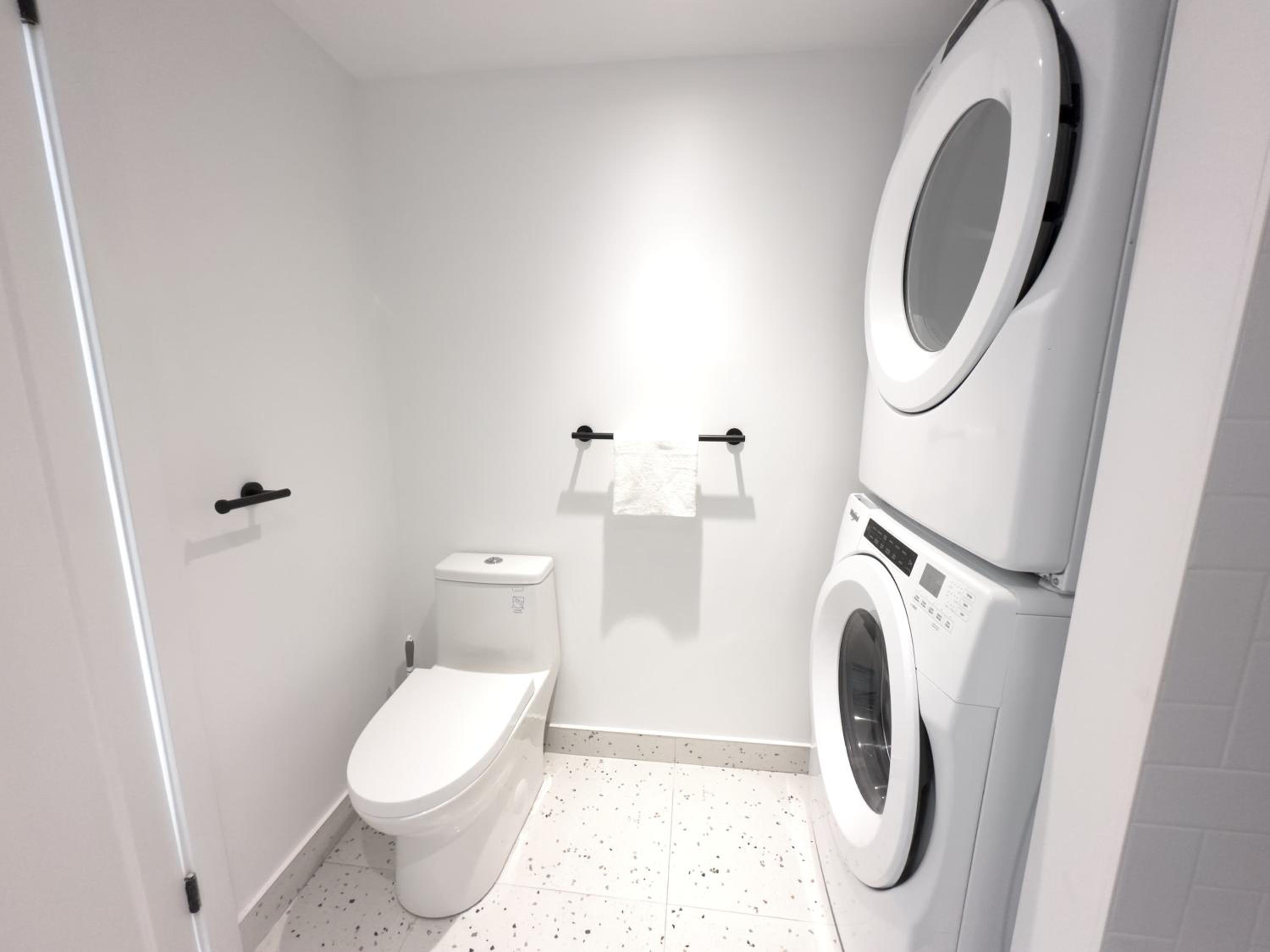 Perfect 3 Bedrooms Downtown 2mins to Metro