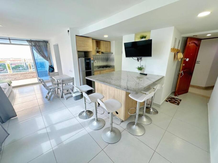 Apartamento moderno 9 floor 2BR Laguito - Frente a la playa