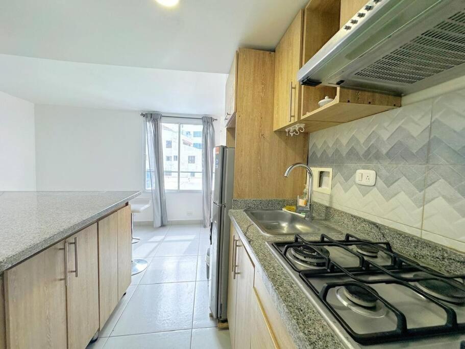 Apartamento moderno 9 floor 2BR Laguito - Frente a la playa