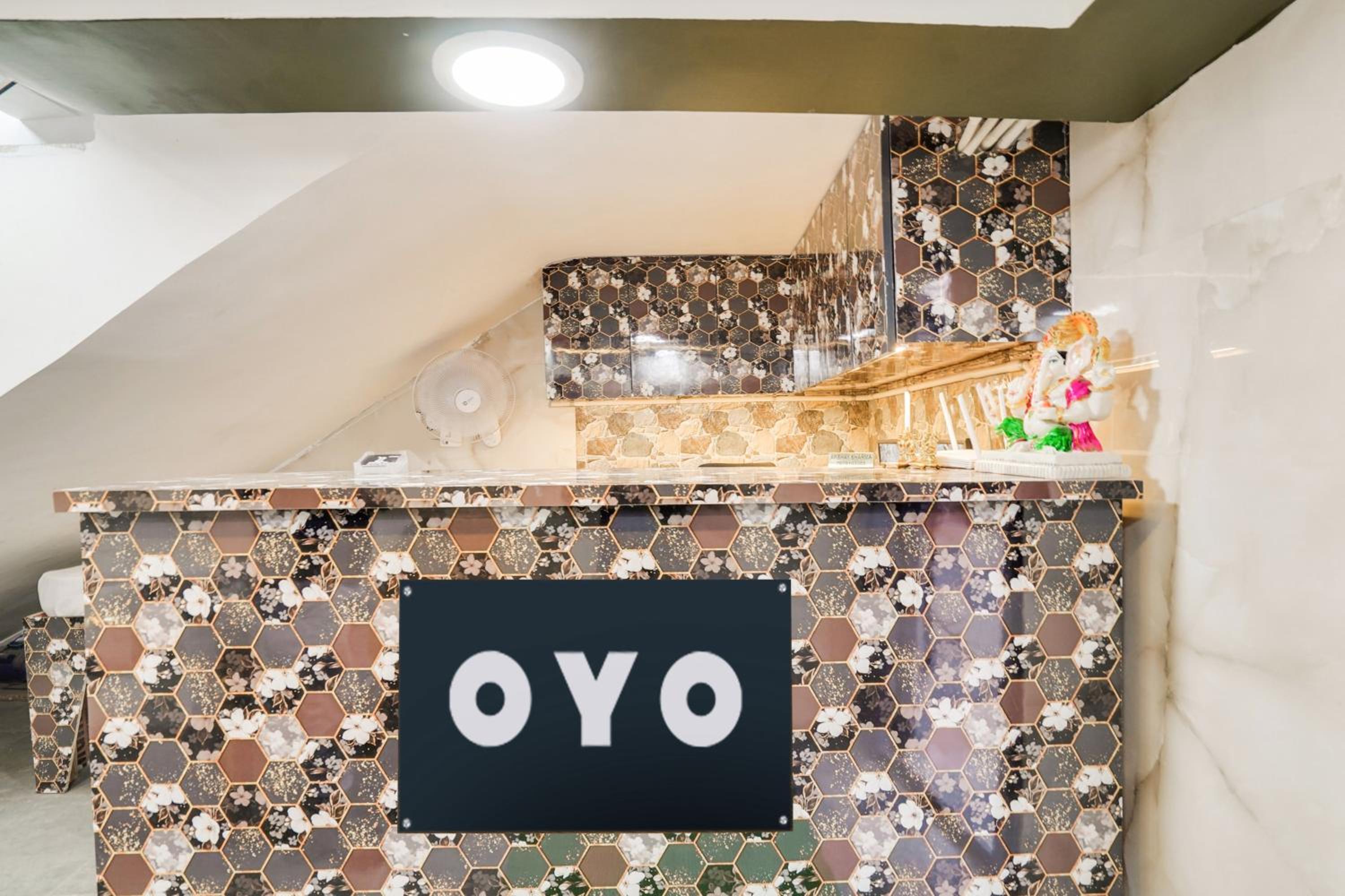 Super OYO Hotel O Comfort view 5