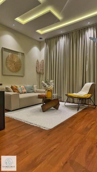 Elegant Cozy Apartment, self-chick-in