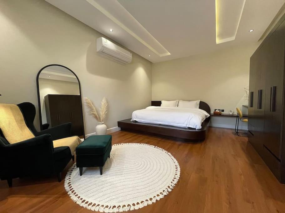 Elegant Cozy Apartment, self-chick-in