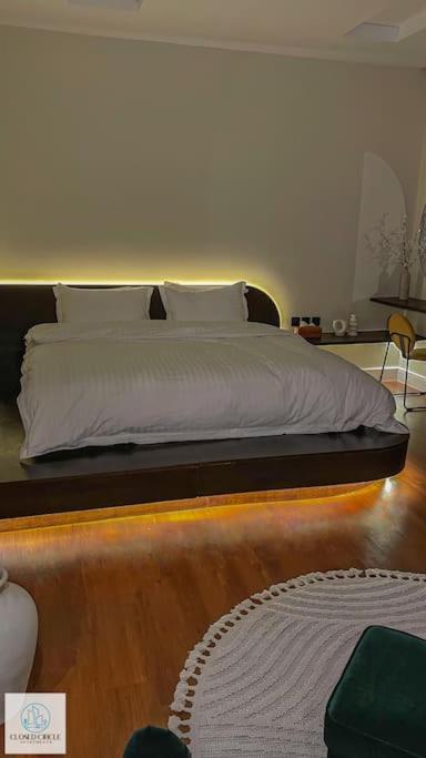 Elegant Cozy Apartment, self-chick-in