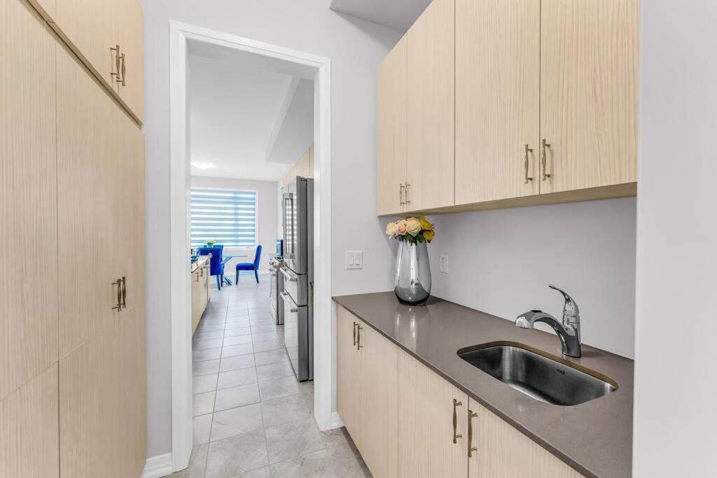 Executive Brand New House 5 Bedrooms and Office