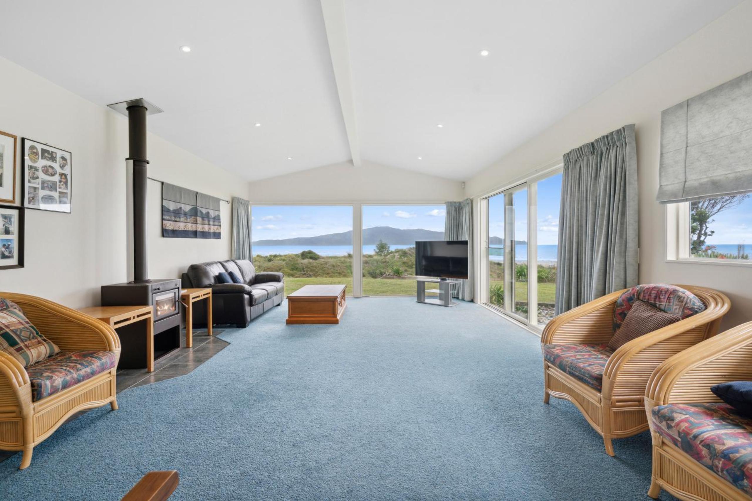 Hornbill Nest - Waikanae Beach Holiday Home view 5