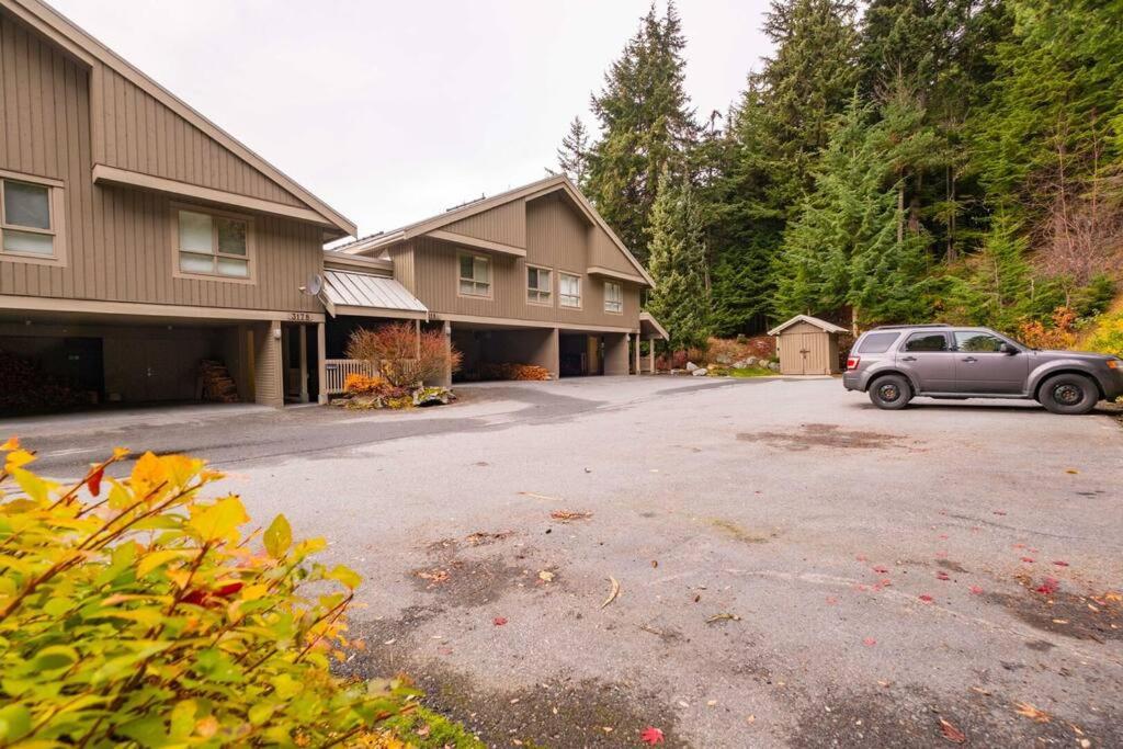 Blueberry Hill Estates 3180 by Outpost Whistler