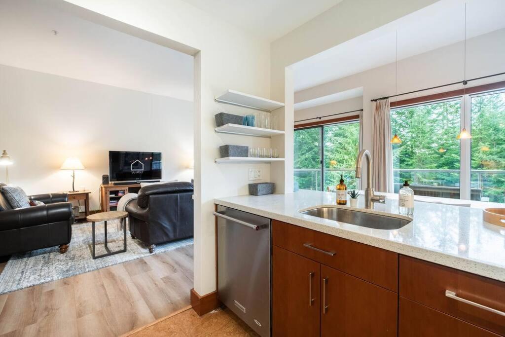 Blueberry Hill Estates 3180 by Outpost Whistler