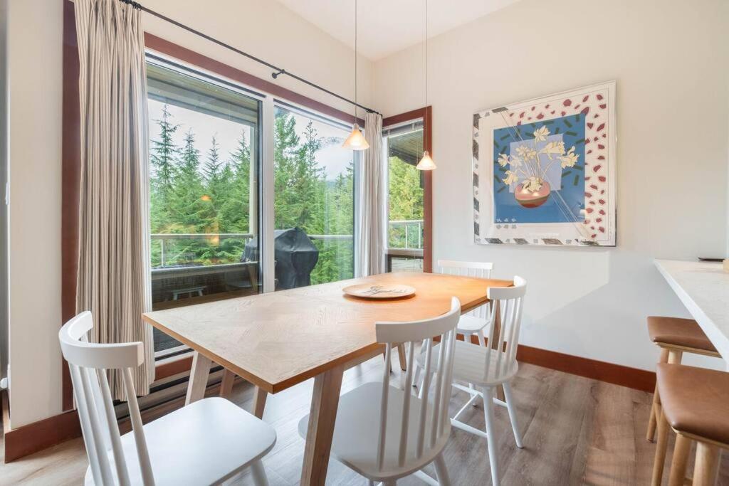 Blueberry Hill Estates 3180 by Outpost Whistler