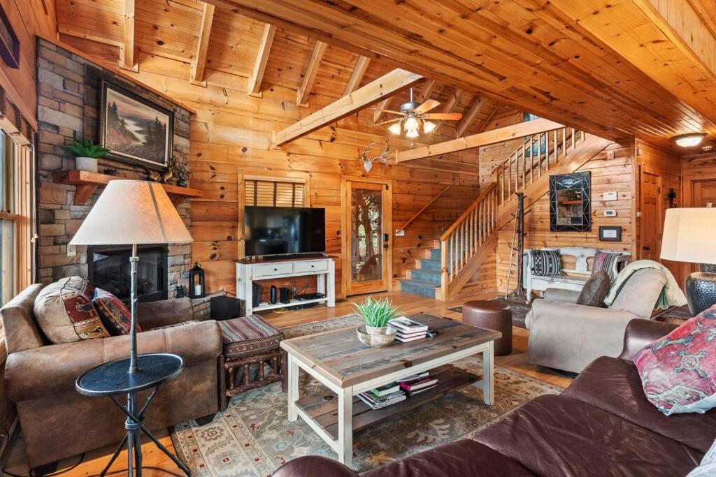 Almost Heaven- Gatlinburg Dream Smoky Mountain Retreat view 5