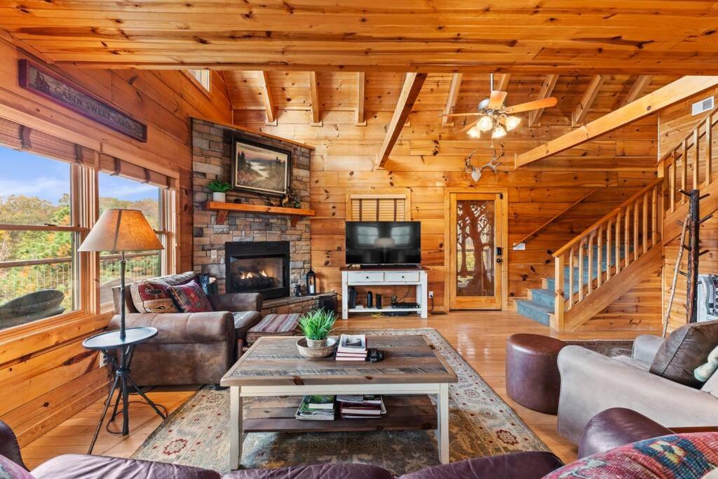 Almost Heaven- Gatlinburg Dream Smoky Mountain Retreat view 3