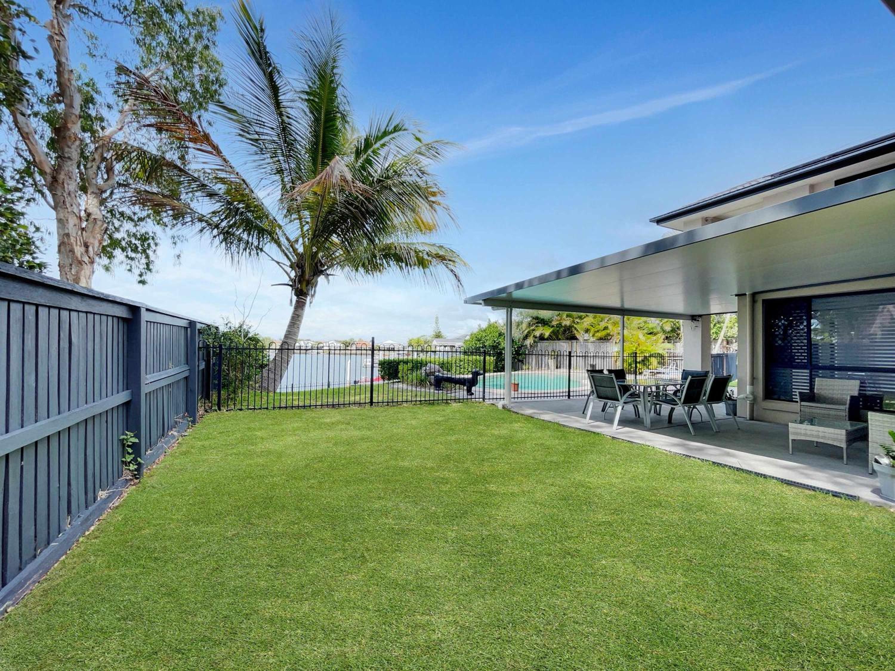 Spacious Family & Pet-friendly Home on the Canal