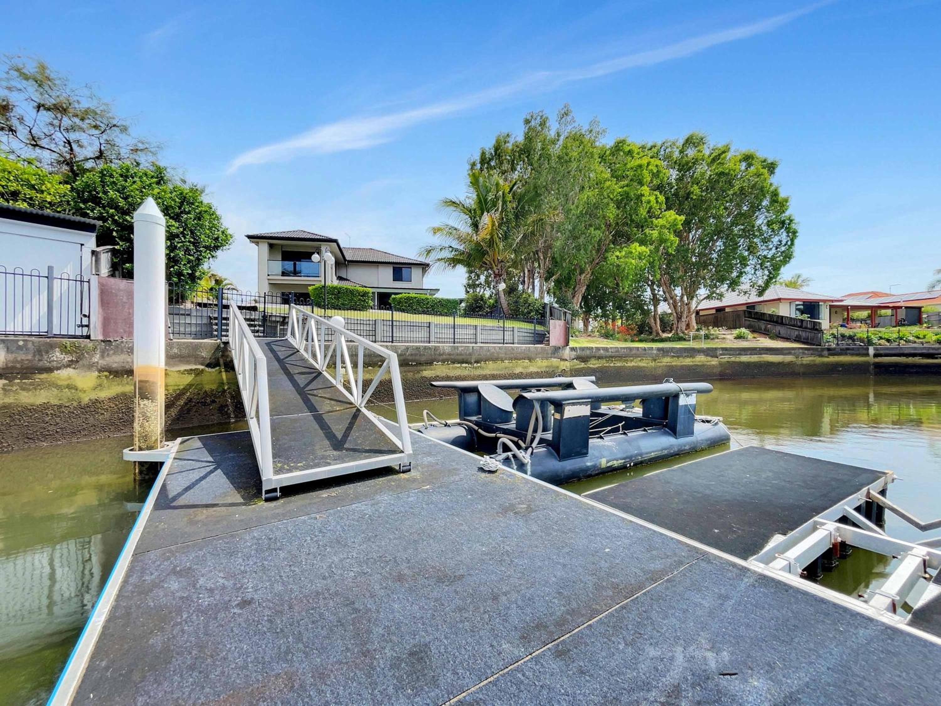 Spacious Family & Pet-friendly Home on the Canal