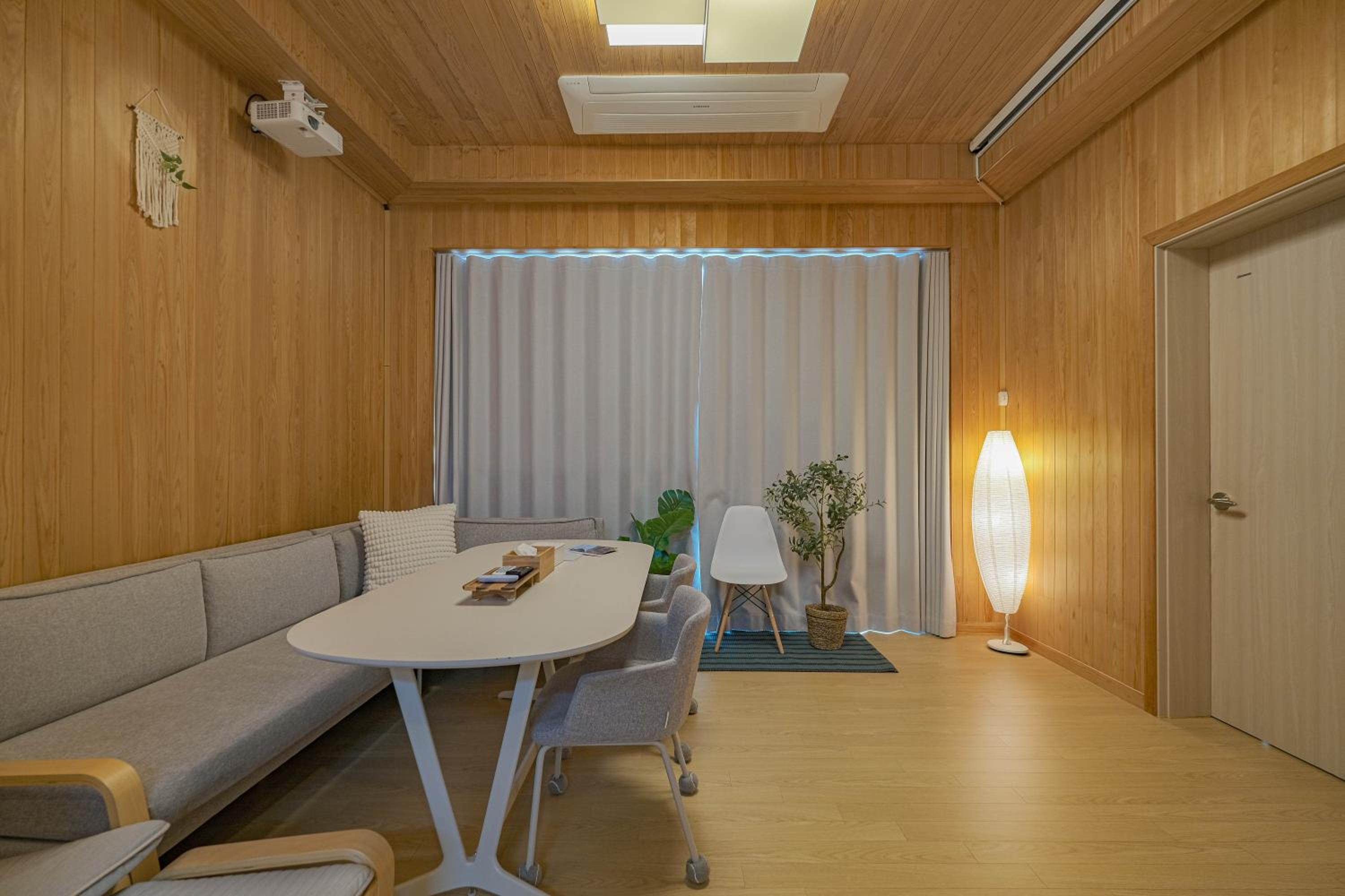 meeting & event spaces